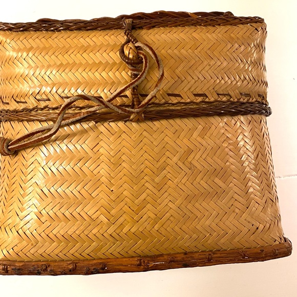 Vintage Basket Unique Tote - Picture 2 of 8